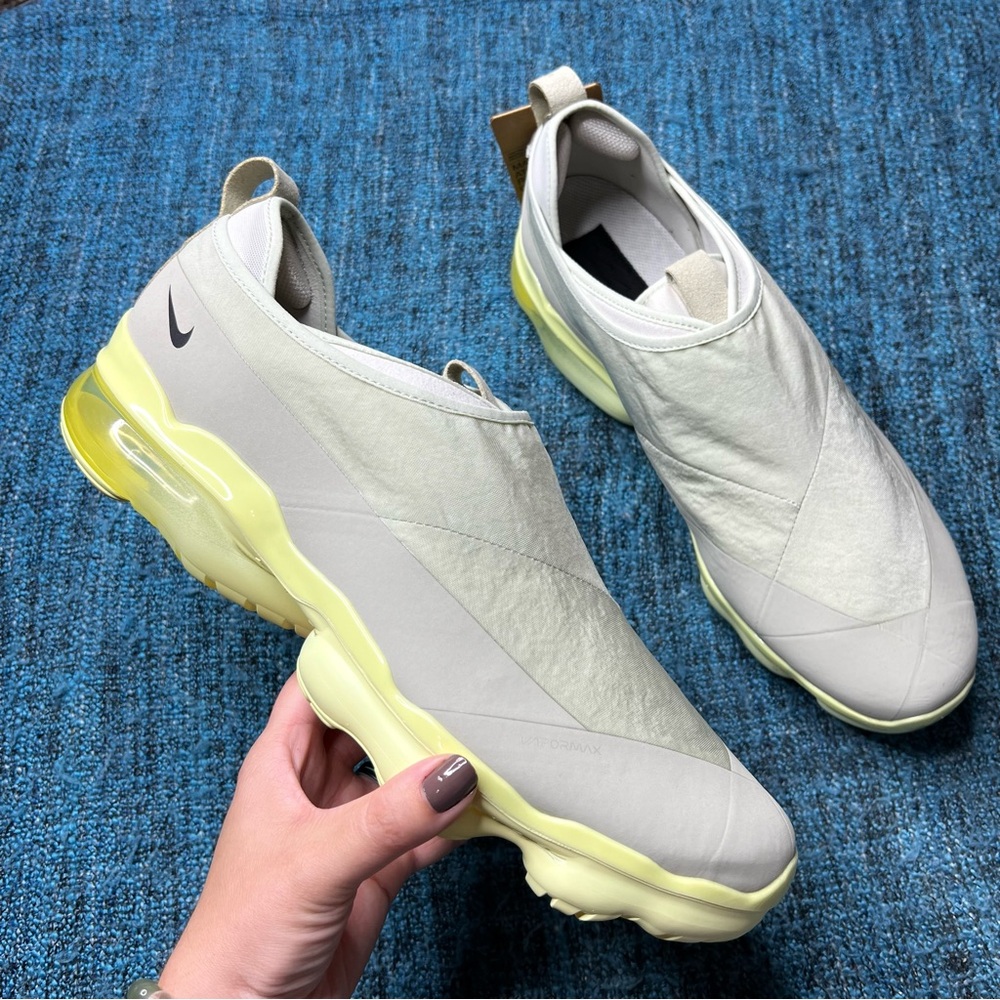 Nike Air Vapormax Moc Roam Sneakers in Light Stone Yellow Men's Size 12.5 NWT